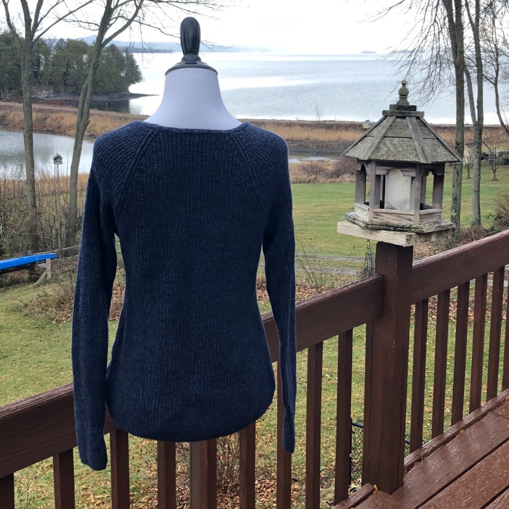 American Eagle Sweater - Picture 8 of 11